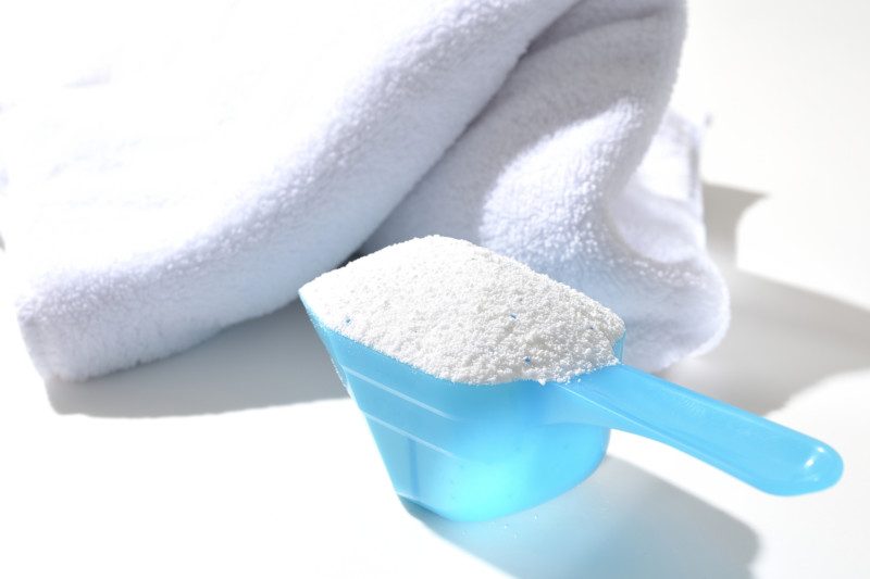 カビキラーで落ちないお風呂床の黒ずみをオキシクリーンで落とす