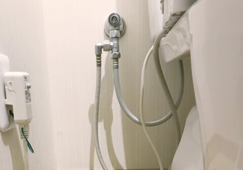 止水栓とは?場所・閉め方と開け方|構造や元栓との違いも解説