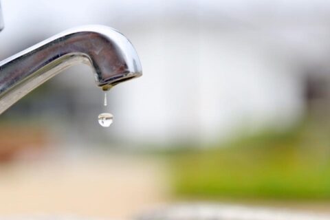 マンションでキッチンの水漏れを放置するとどうなる？