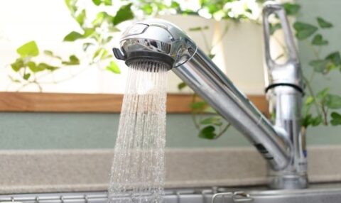 シャワーヘッドからの水漏れを直す方法