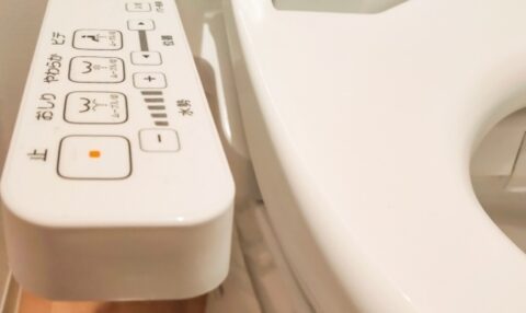 トイレの給水ホースでの水漏れの対処法!ウォシュレットの交換・修理の判断基準