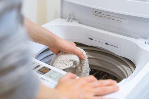 洗濯機で脱水する