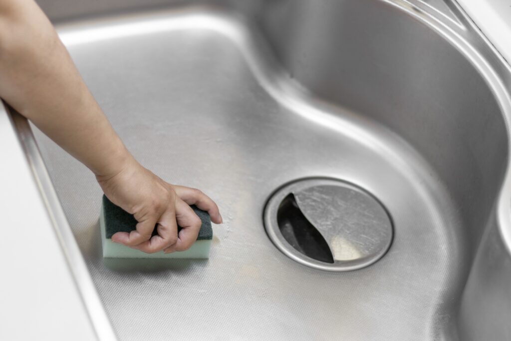 キッチン排水溝のつまり予防で大事な掃除