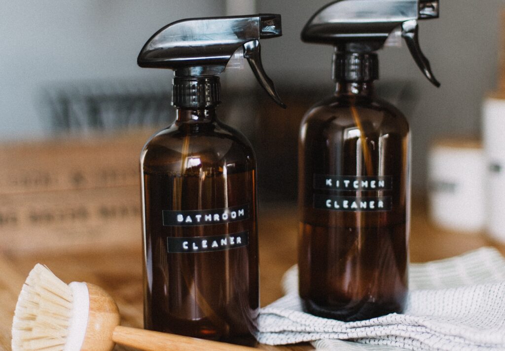 油汚れにはクエン酸と重曹のコンビが有効!