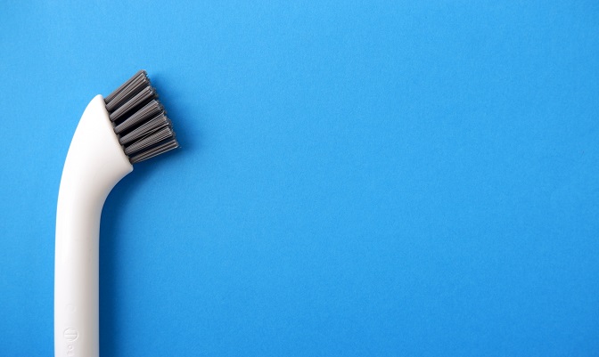 100均で購入できるキッチン排水溝のブラシ