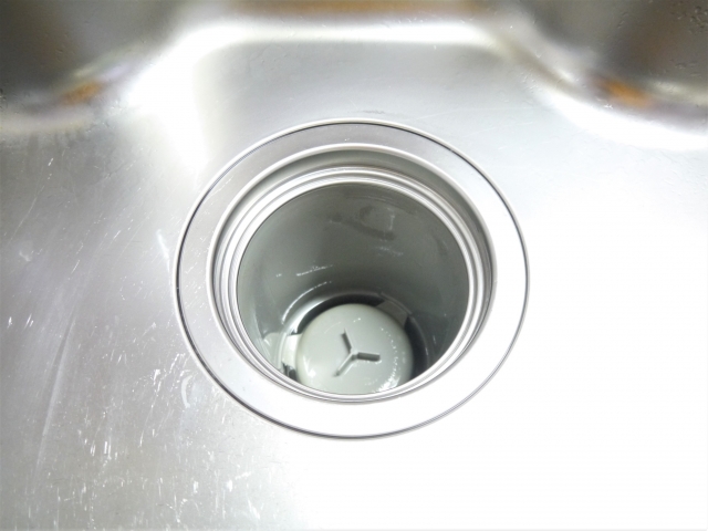 掃除したくないキッチン排水溝をキレイにする方法