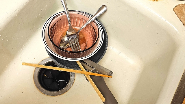 キッチン排水溝がつまる原因