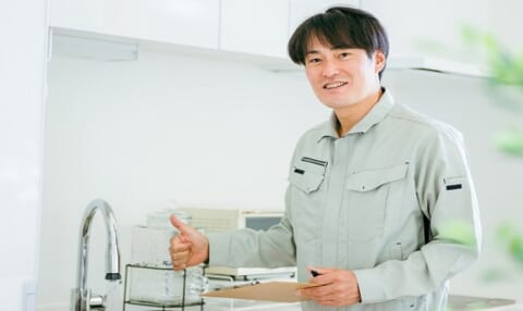 キッチン排水溝掃除を業者依頼するときの料金相場と注意点を解説！