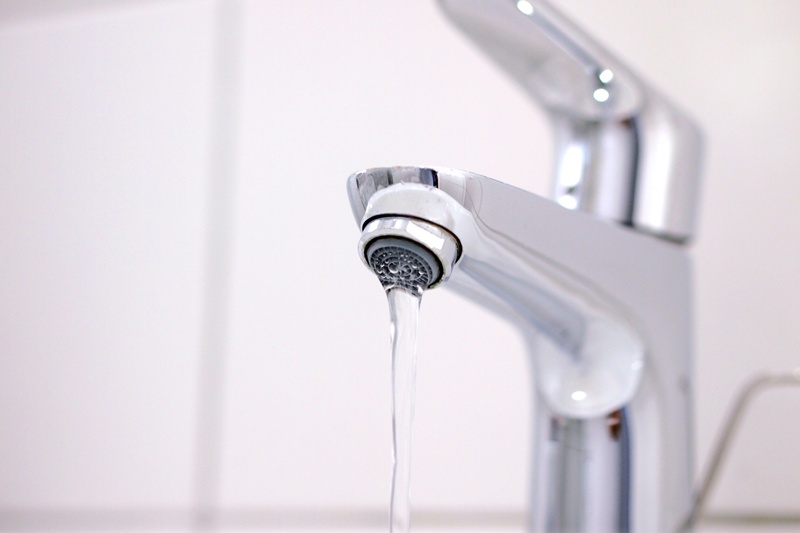 水道の水を出しっぱなしにする