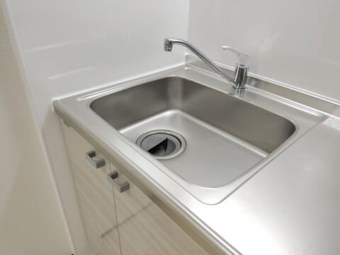 キッチンでレバータイプの水道から水漏れする原因