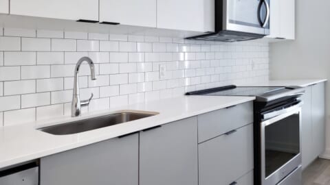 キッチンの蛇口掃除はクエン酸！汚れの種類別にピカピカにする方法を解説