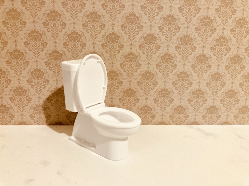 トイレの壁は何で拭く？基本の掃除方法