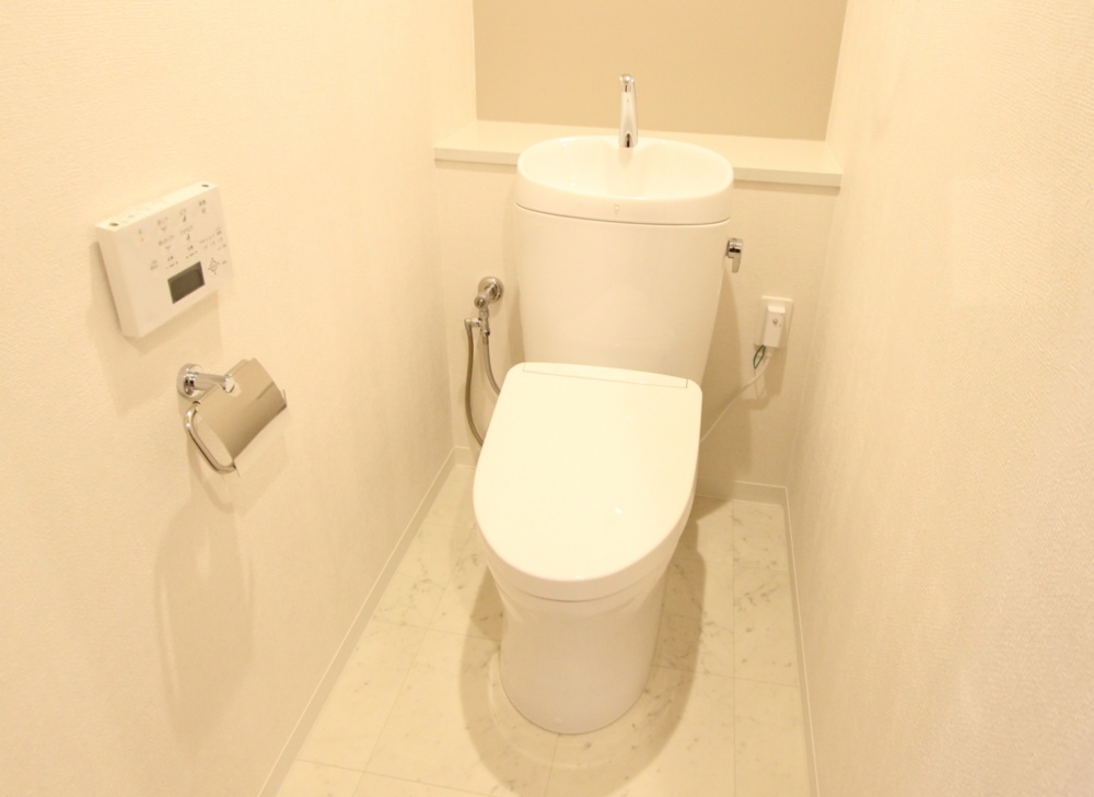 トイレの壁｜基本の掃除手順