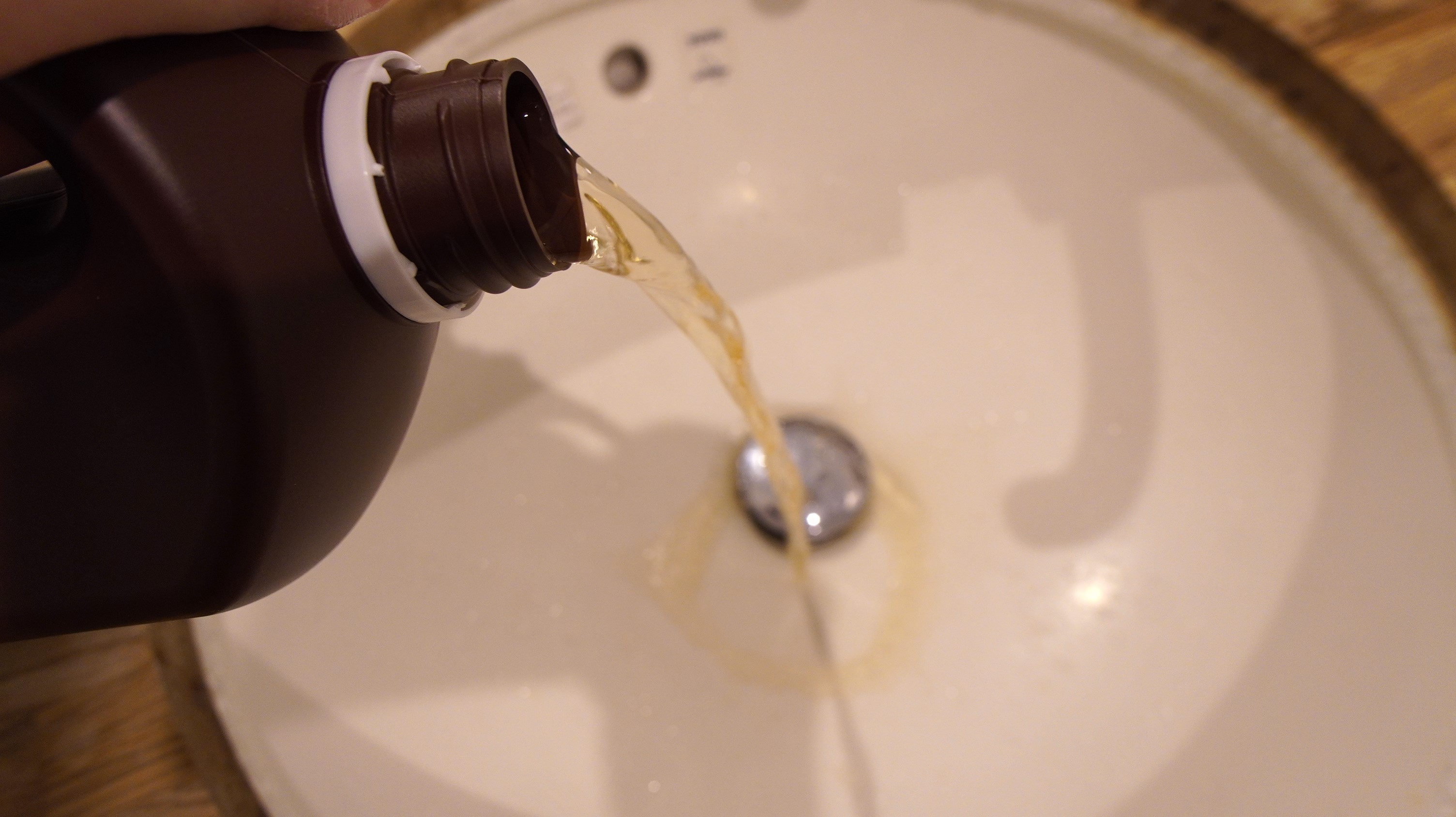 では実際に試してみましょう！洗面所にえいっ！