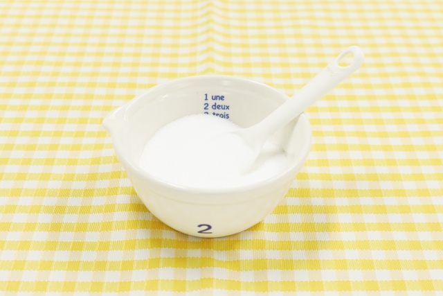 重曹では落ちにくいシンクの汚れはクエン酸で