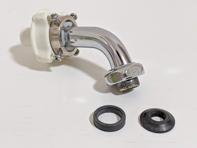 洗濯機蛇口のニップルを交換する手順