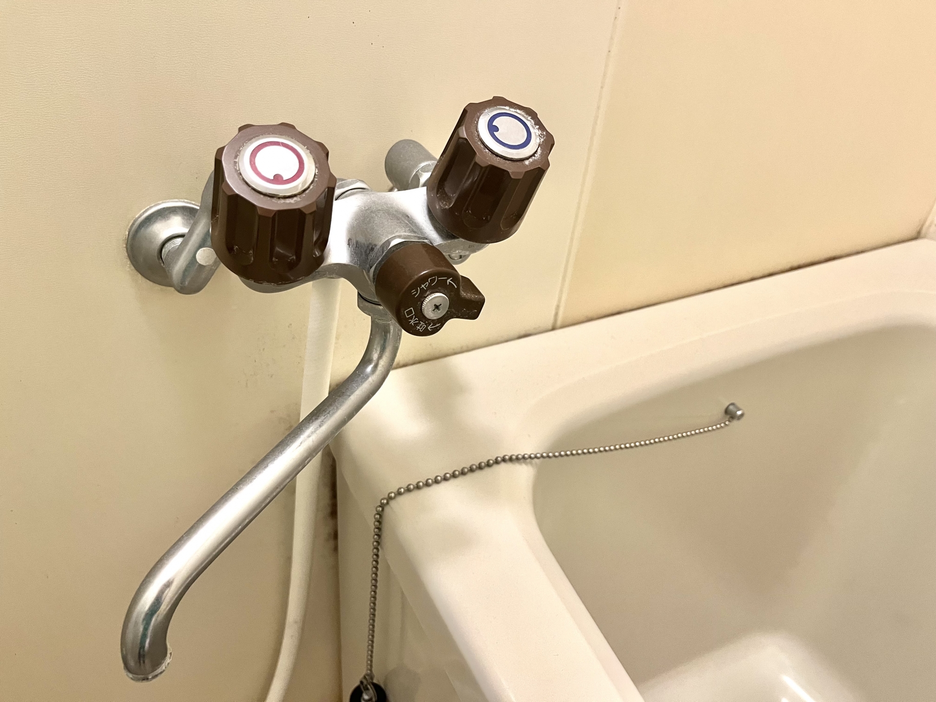 お風呂の蛇口ハンドルが空回りする原因