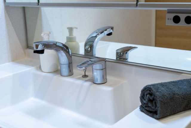 コンビネーション型の洗面台シャワーを交換する方法