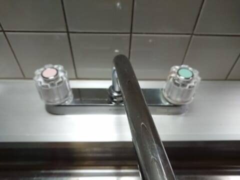 【自分でできる】蛇口スパウトを交換する方法！水漏れの原因も解説