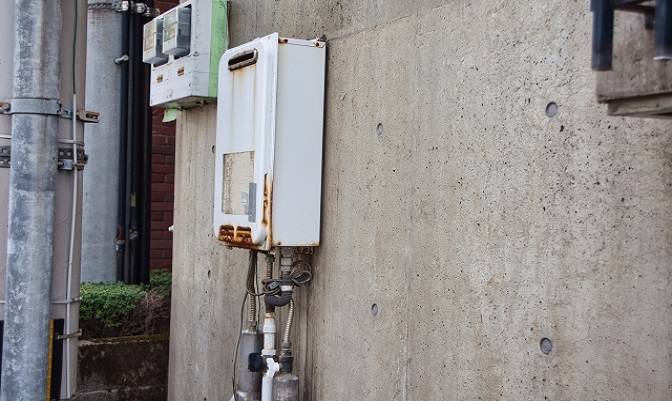 つけっぱなしだと危険な給湯器