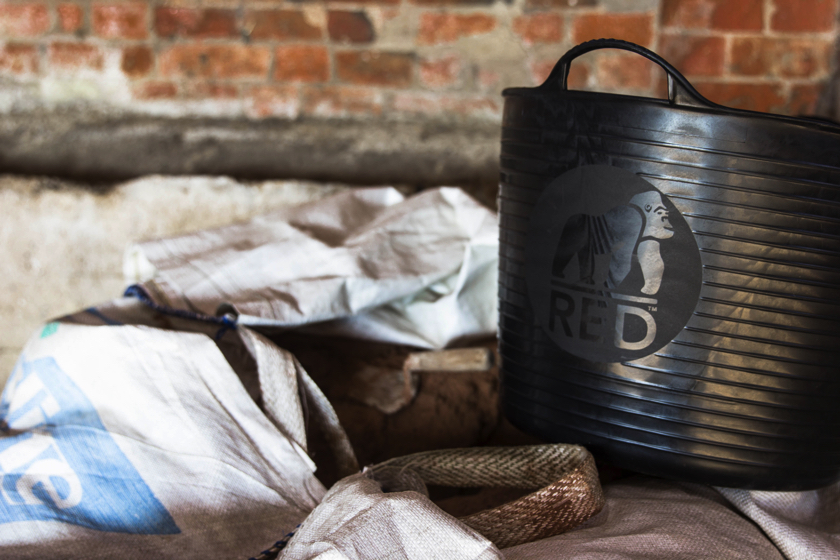 バケツの王様！スペースジョイが手掛ける「レッドゴリラ」は使い方いろいろ