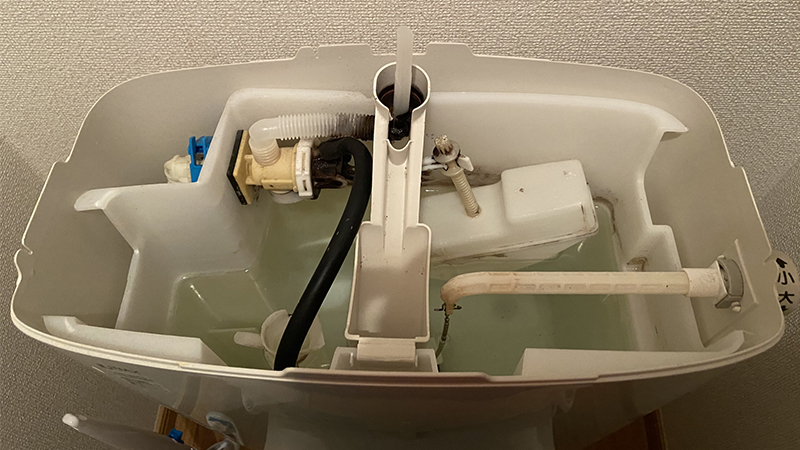 トイレタンクの内部