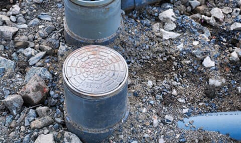 下水の詰まりを自分で解消する方法を紹介！詰まる原因や予防策も解説