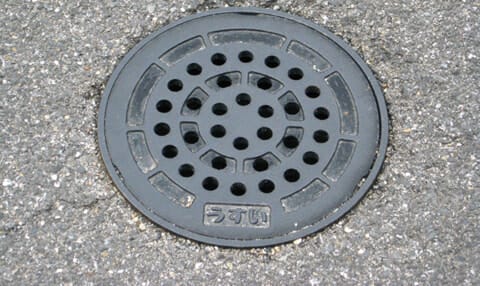 雨水枡の掃除方法を解説！浸透枡との違いやオーバーフローの対策も紹介