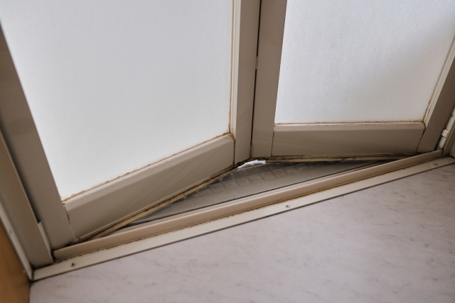 お風呂ドアパッキンのカビ