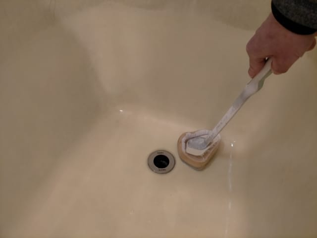 お風呂の浴槽を徹底的に掃除する方法