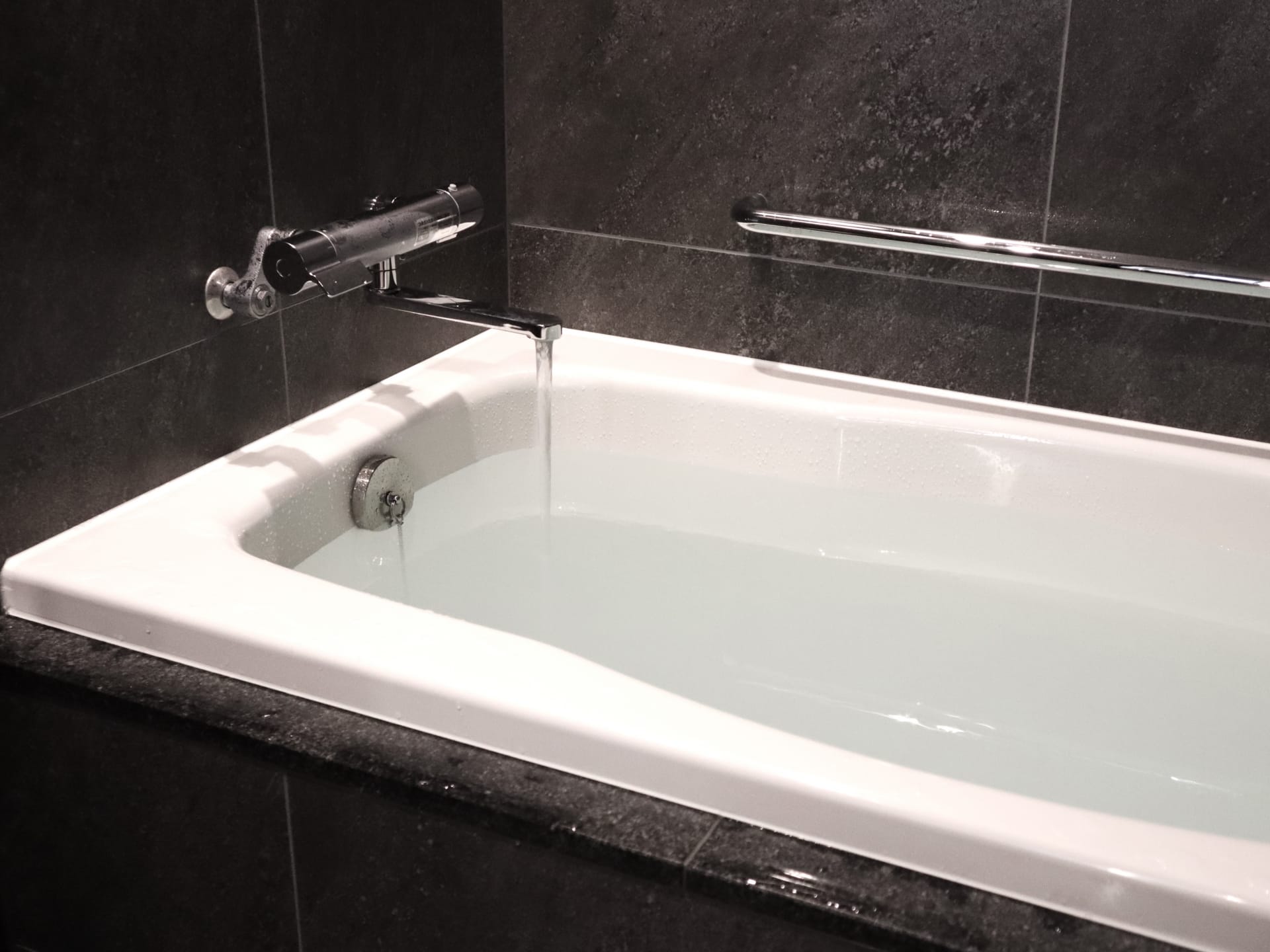 風呂釜を掃除していないお風呂