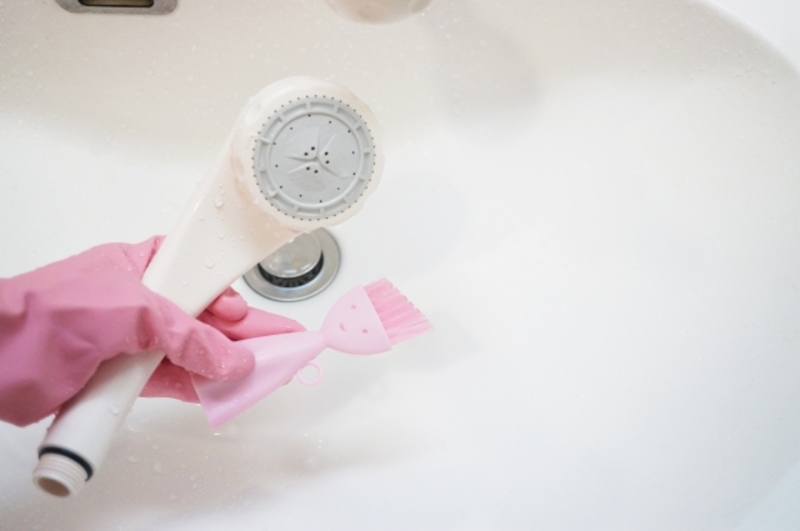 オキシクリーンでシャワーヘッドを掃除している最中