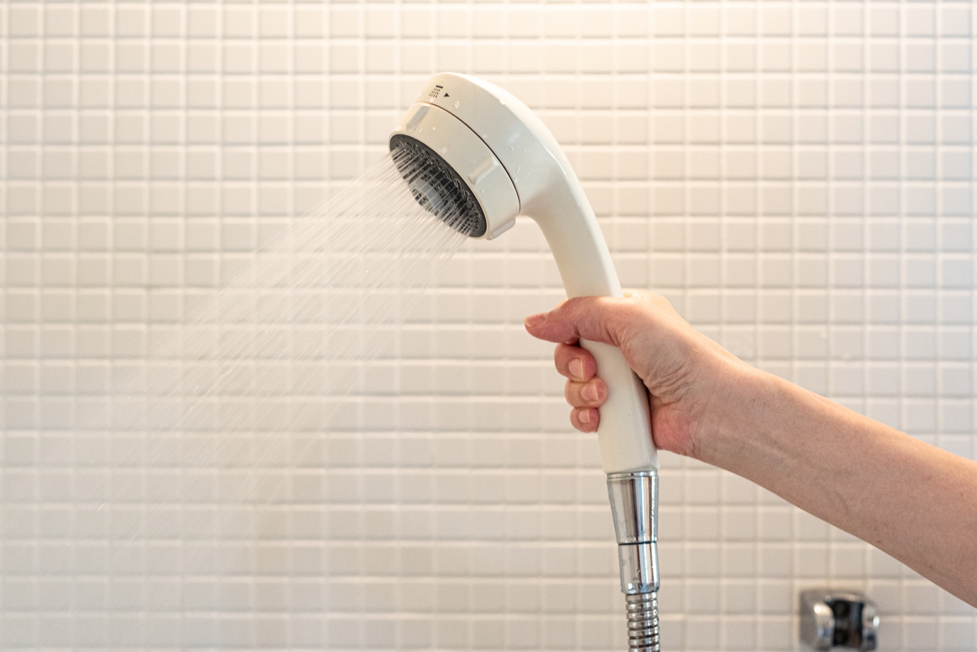 部品の故障で水が止まらないお風呂のシャワー