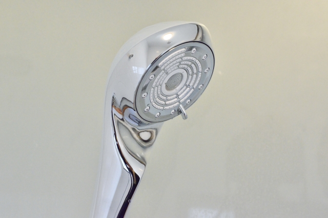 シャワーから水は出るがお湯は出ない原因