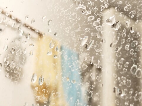 お風呂の鏡の水垢をウタマロクリーナーで掃除する方法！注意点も！