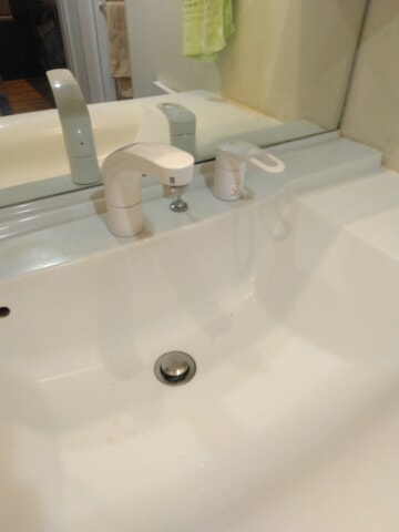 洗髪水栓 抗菌樹脂タイプ