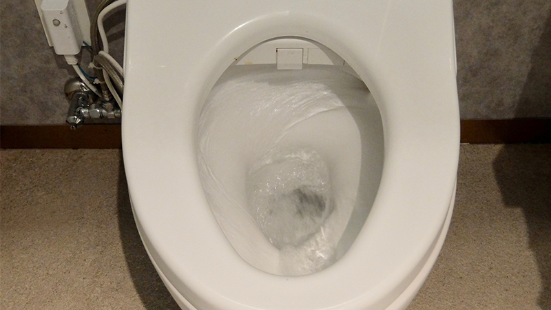 トイレにビニール袋を流したときに起こり得る症状