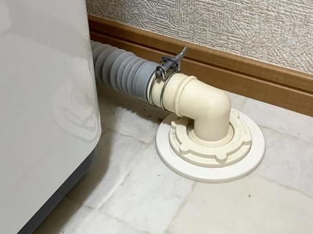 洗濯機の排水ホースからの水漏れに対する応急処置